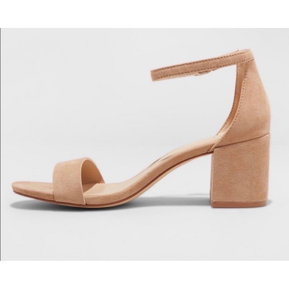 A New Day Womens Tan Faux Suede Ankle Strap Block Heel Sandals Size 9.5